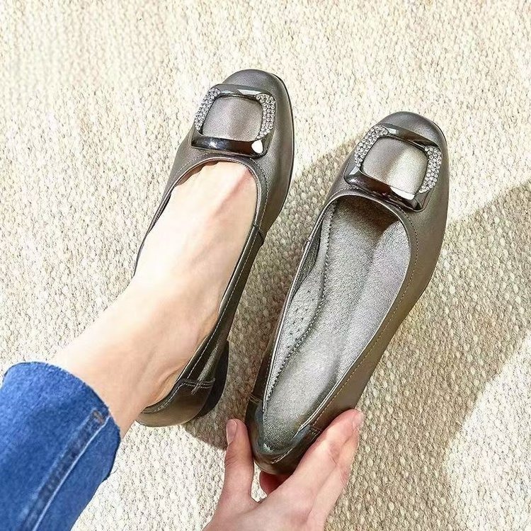 2026 primavera y otoño nuevo tacones bajos zapatos de trabajo de suela suave zapatos de cuero zapatos de tacones gruesos zapatos de mujer
