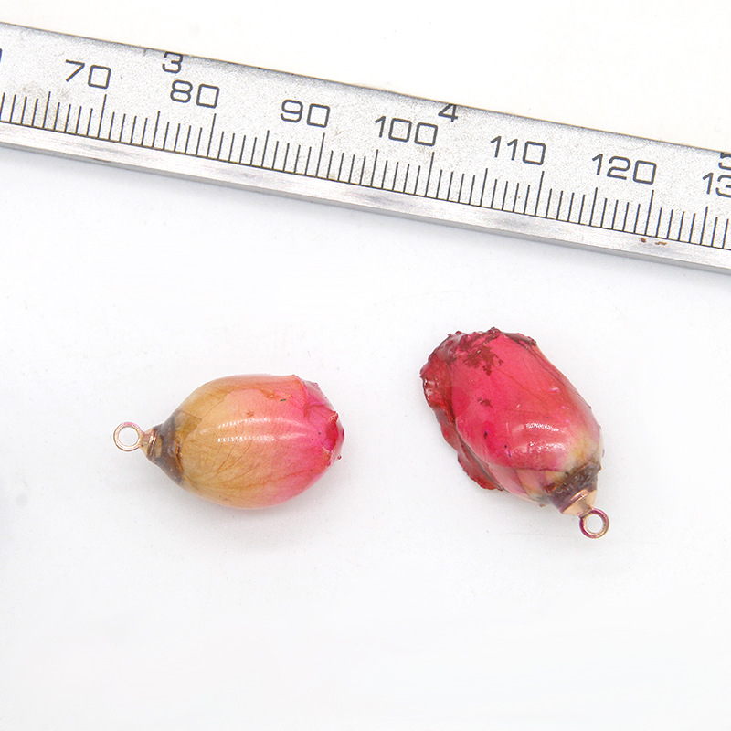 7 pink bud roses