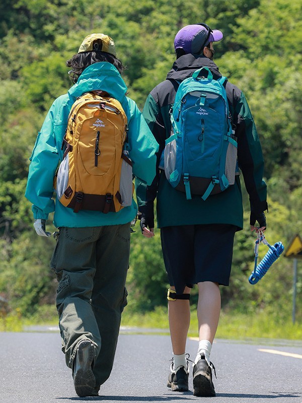户外登山包40升大容量旅游运动背包男女双肩包防泼水骑行轻便背包|undefined