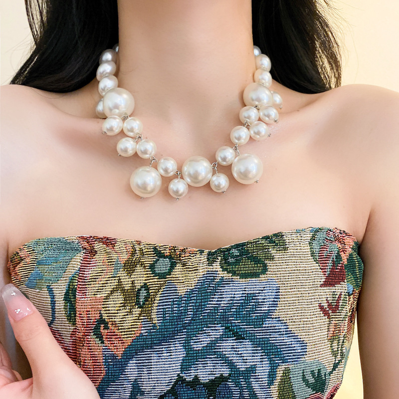 French Style Elegant Exaggerated Pearl Necklace Women's Light Luxury Design Sense Dress Clavicle Chain All-match Accessories