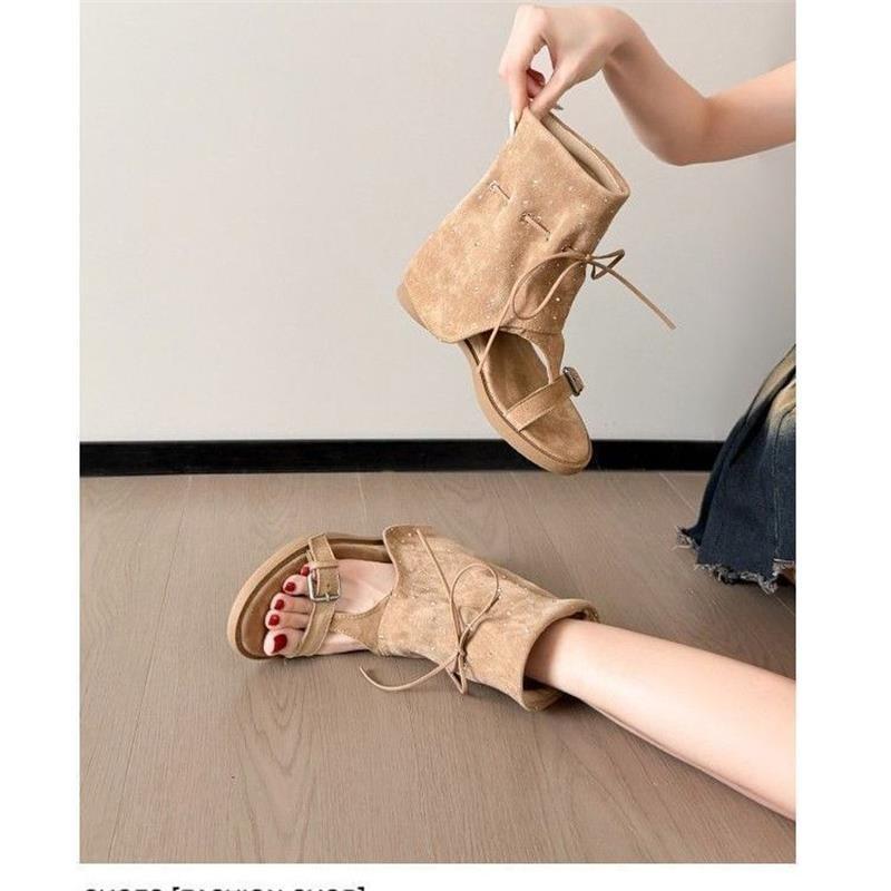 Boots de arco para mujeres de verano delgado transpiración interior aumento de altura cuando las sandalias romanas con dedos cortos