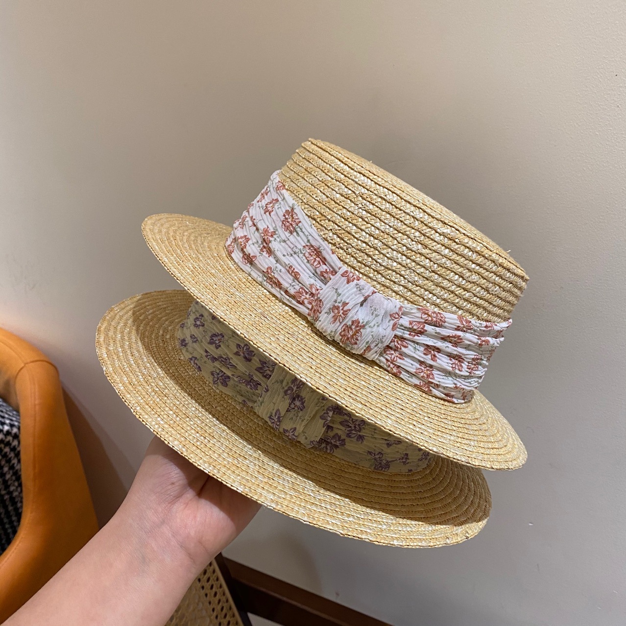 Sombrero De Paja De Trigo Con Parte Superior Plana De Ala Pequeña Floral Sombrero De Sol De Verano Para Mujer Sombrero De Vacaciones display picture 5