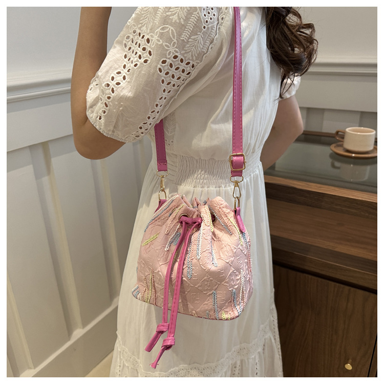 Single-shoulder bag, Korean-style drawstring, fresh and girlish crossbody bag, large capacity, commuting, casual, quality and versatile, Chinese-style bucket bag undefined