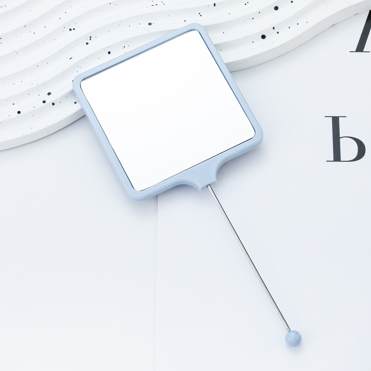 Espejo de mano al por mayor espejo de maquillaje HD multicolor bricolaje cuadrado mango espejo portátil portátil de una cara vestidor espejo