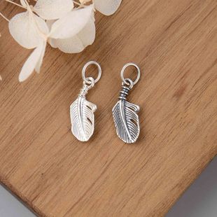 S925 Sterling Silver Small Feather Pendant Pendant Fashion Thai Silver Plain Silver DIY Handmade Beaded Rope Jewelry Accessories