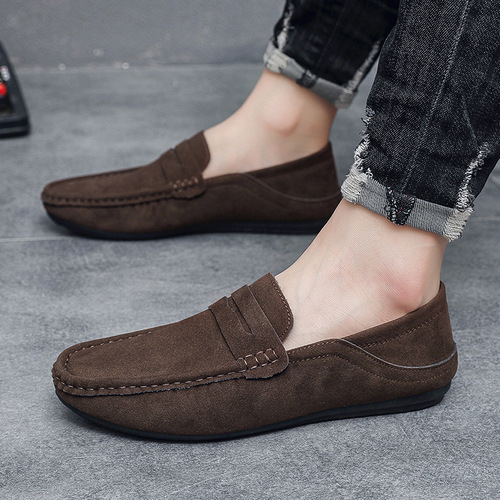 A new men's trendy moccasin slip-on loafers for all seasons, suitable for daily wear and leisure.