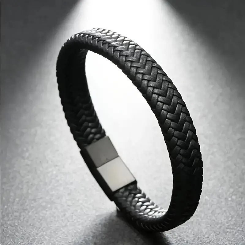 Pulseira masculina de couro personalizada, estilo retrô simples, com fecho magnético, em modelos europeu e americano. Pulseira de malha de corda trançada feita à mão._voghion.com