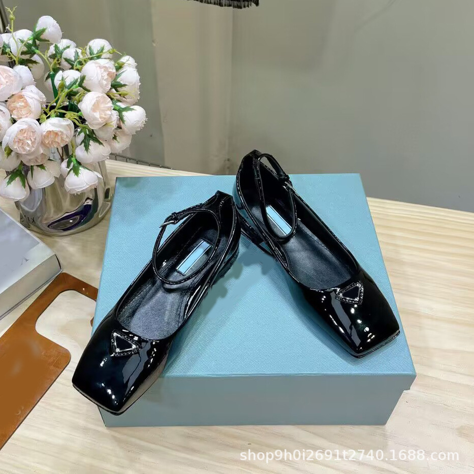 Retro Mary Jane shoes low-cut square toe with a strap flat