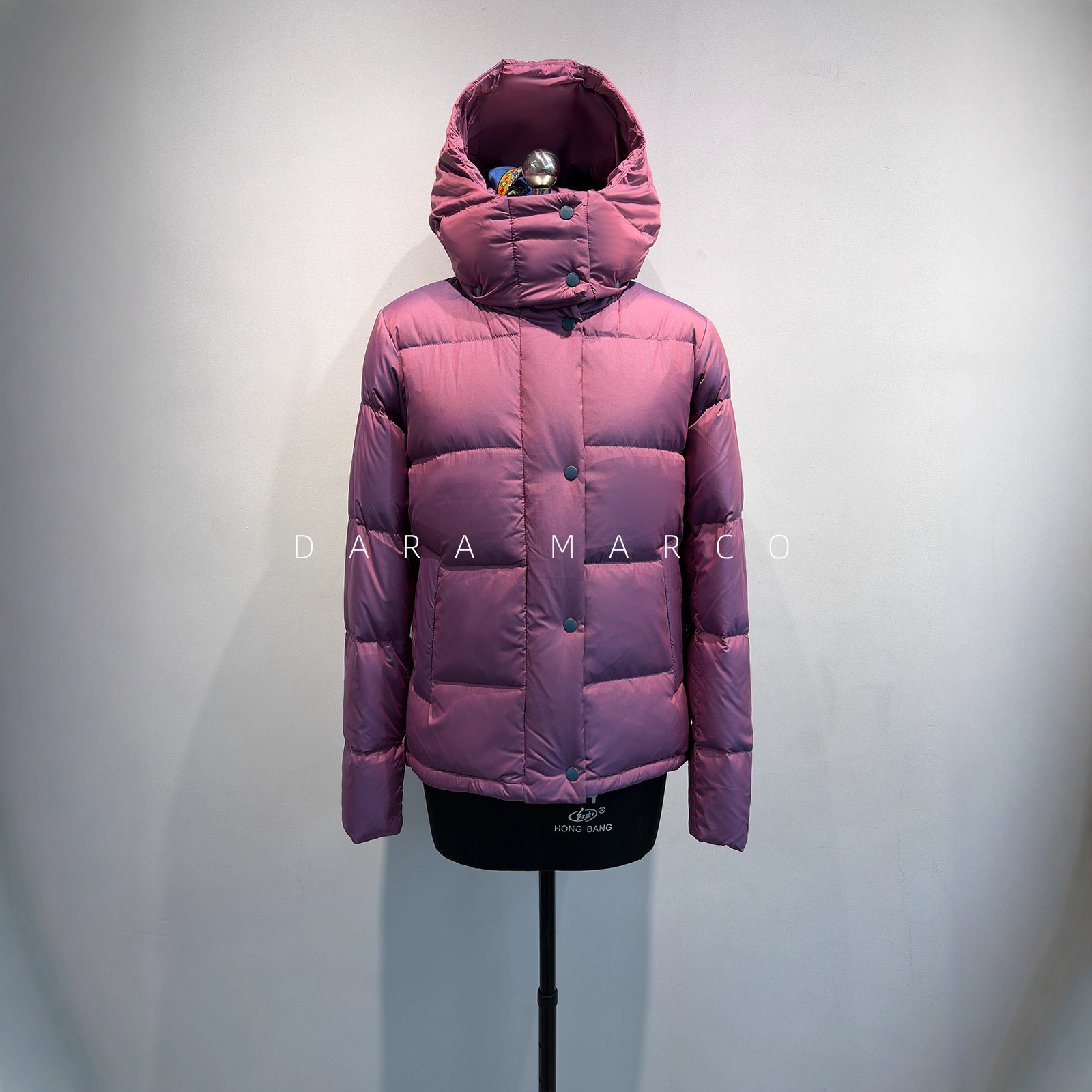 Lu家柜上2K＋90鹅绒运动羽绒服黑色面包服防风连帽外套女25秋冬