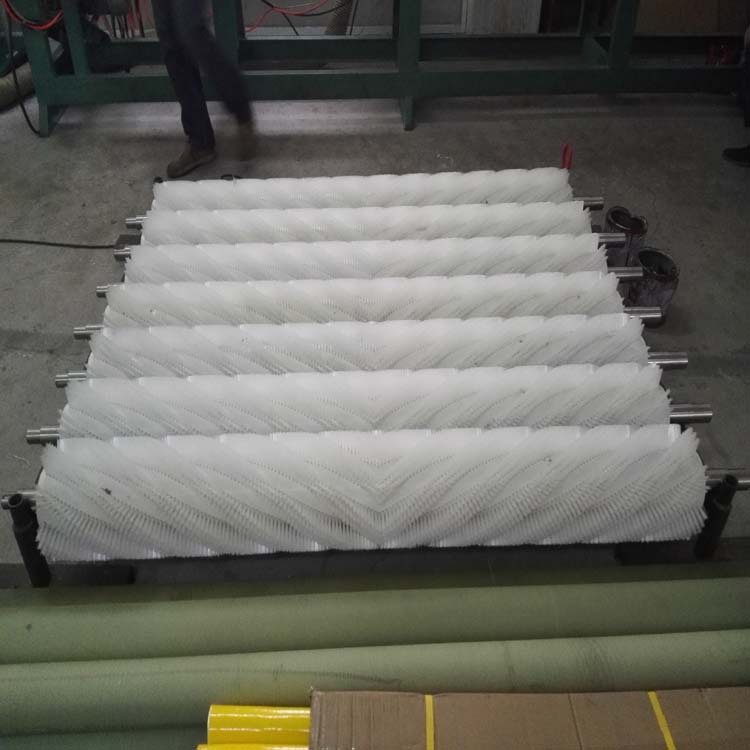 厂家销售人字型机械装配毛刷 尼龙毛辊刷 水果蔬菜清洗机刷