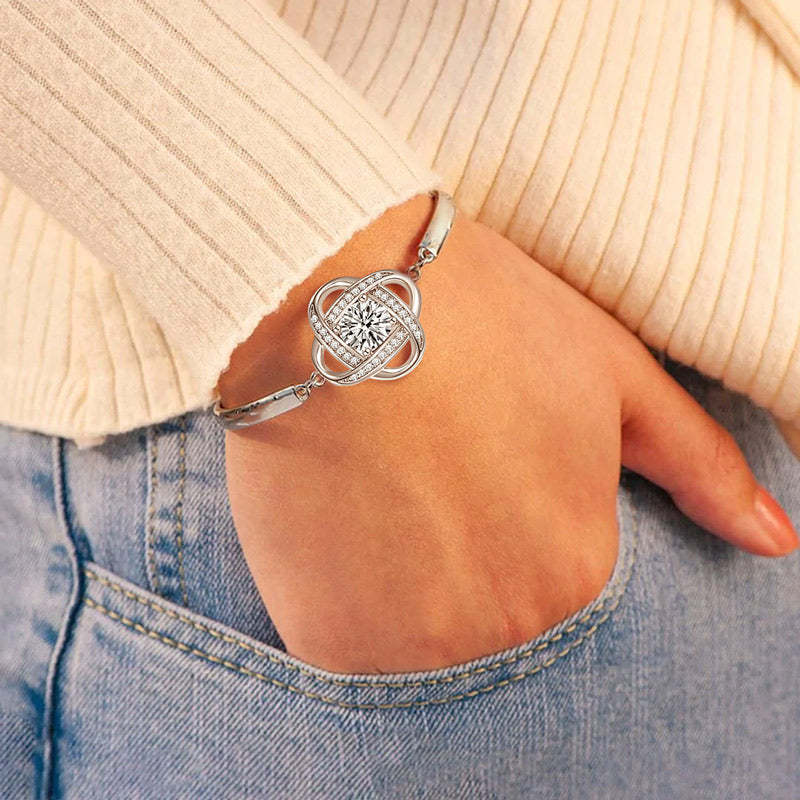 Cross-border new I AM ALWAYS WITH YOU four-leaf clover bracelet creative alloy diamond-studded Ladies Bracelet