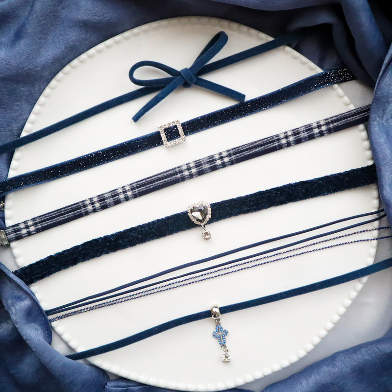 Navy Velvet Choker Collar Women's Korean Style Simple Heart Cross Pendant Clavicle Chain Fashion Neck Necklace Jewelry Navy Velvet Choker Collar Women's Korean Style Simple Heart Cross Pendant Clavicle Chain Fashion Neck Necklace Jewelry