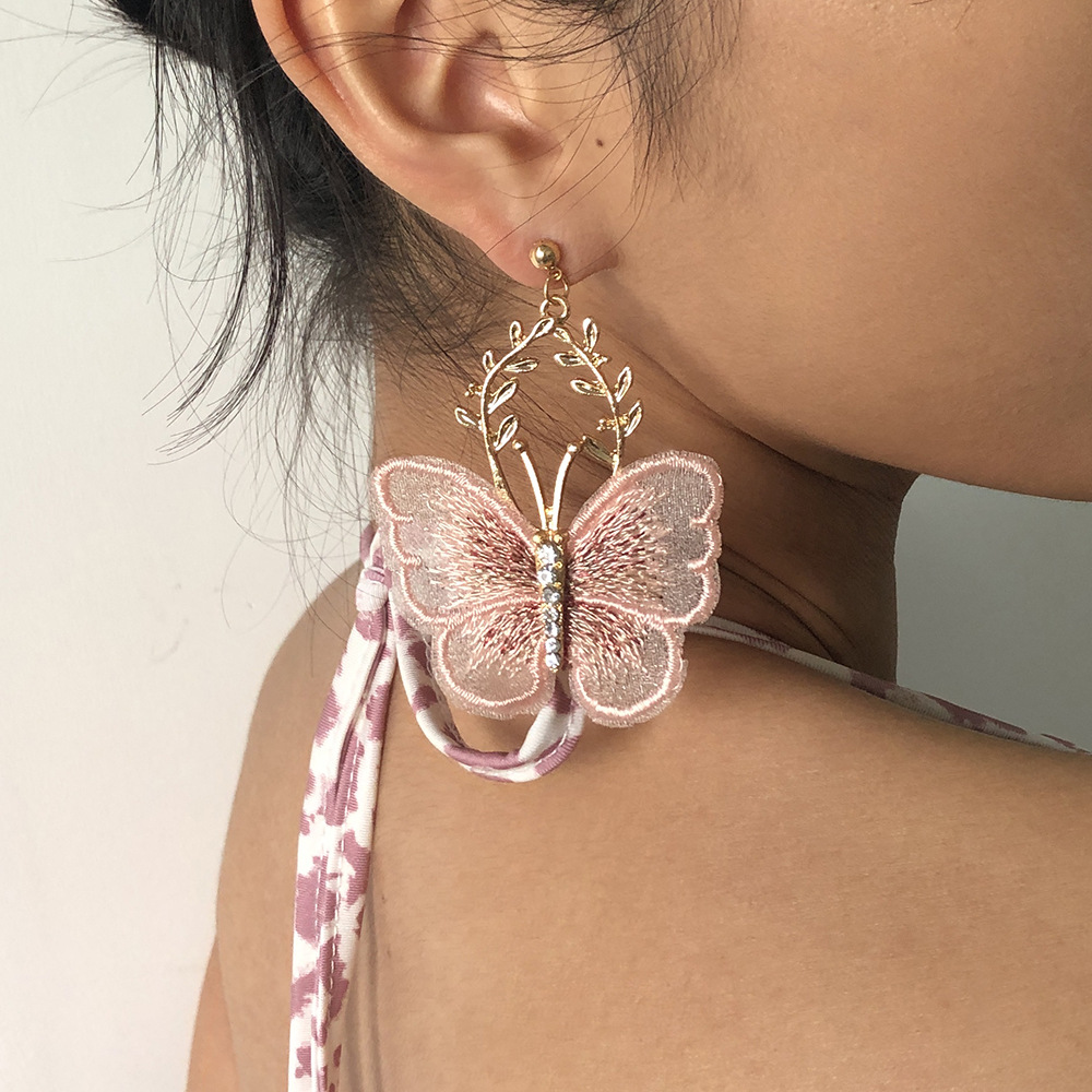 Vintage Creative Embroidery Butterfly Alloy Earrings display picture 20