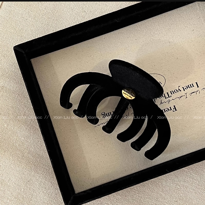 Autumn And Winter Black Flocked Pumpkin Eight-character Grabber Female High-end Back Head Hairpin Shark Clip Headwear