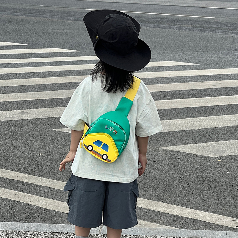 Cartoon lindo coche para niños y niñas bolso de pecho estilo occidental mini bolso de mensajero para bebés nuevo bolso para niños de color en contraste