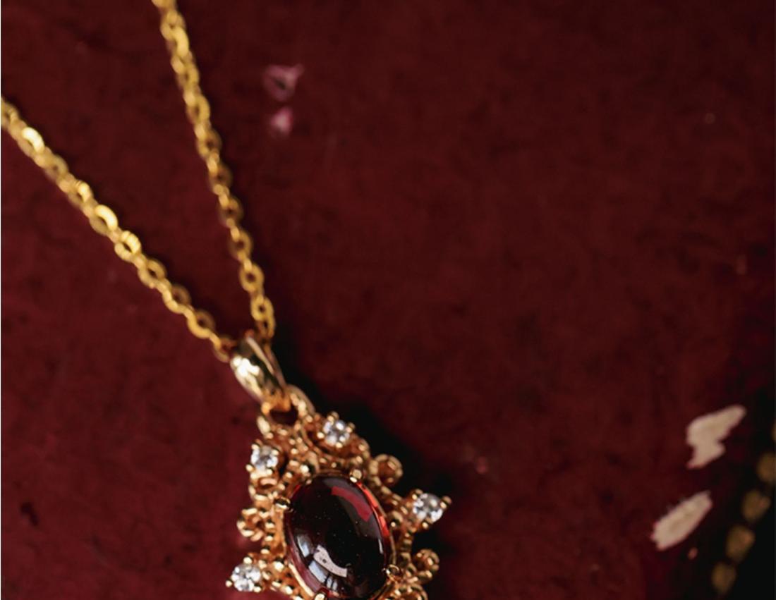 Garnet Pendant Necklace Palace Style Medieval Retro Jewellery_voghion.com