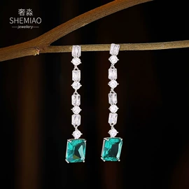 胸针;耳环;耳钉