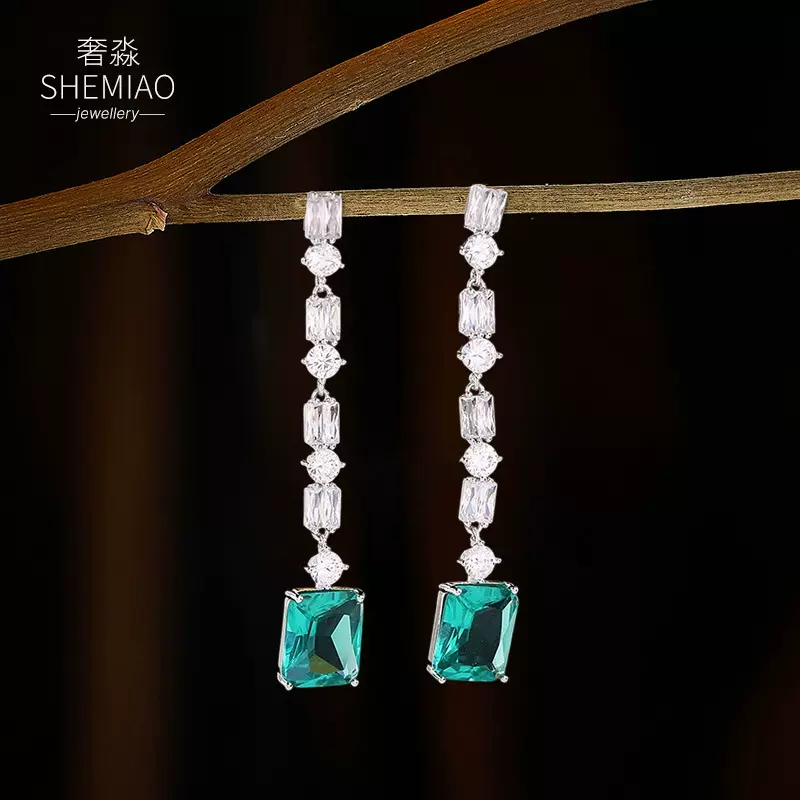 新款轻奢高级感锆石长款耳坠百搭仙气超闪s925银针几何流苏耳环