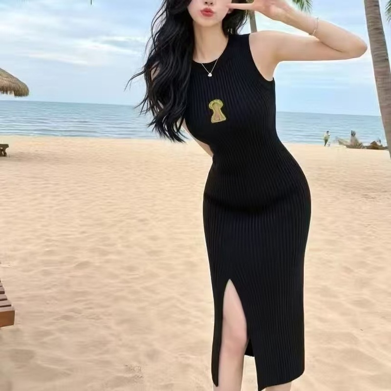 2025早秋新款法式复古气质金属扣装饰修身显瘦百搭针织背心女上衣|undefined