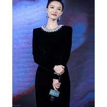 赫本风秋冬季明星同款高级感黑色丝绒裙法式轻奢显瘦礼服连衣裙女