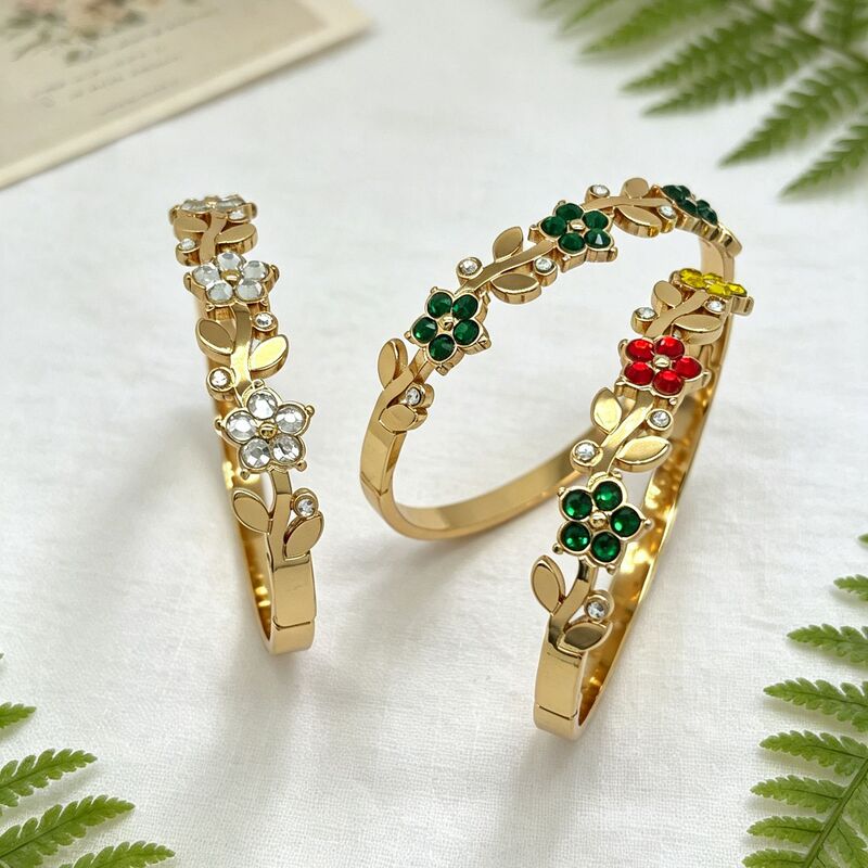 Cross-Border Titanium Steel Multi-Color Five-Petal Flower Diamond-Encrusted Bracelet Couple Style Japanese and Korean Trendy Fashion Bracelet Jewelry Cross-Border Titanium Steel Multi-Color Five-Petal Flower Diamond-Encrusted Bracelet Couple Style Japanese and Korean Trendy Fashion Bracelet Jewelry