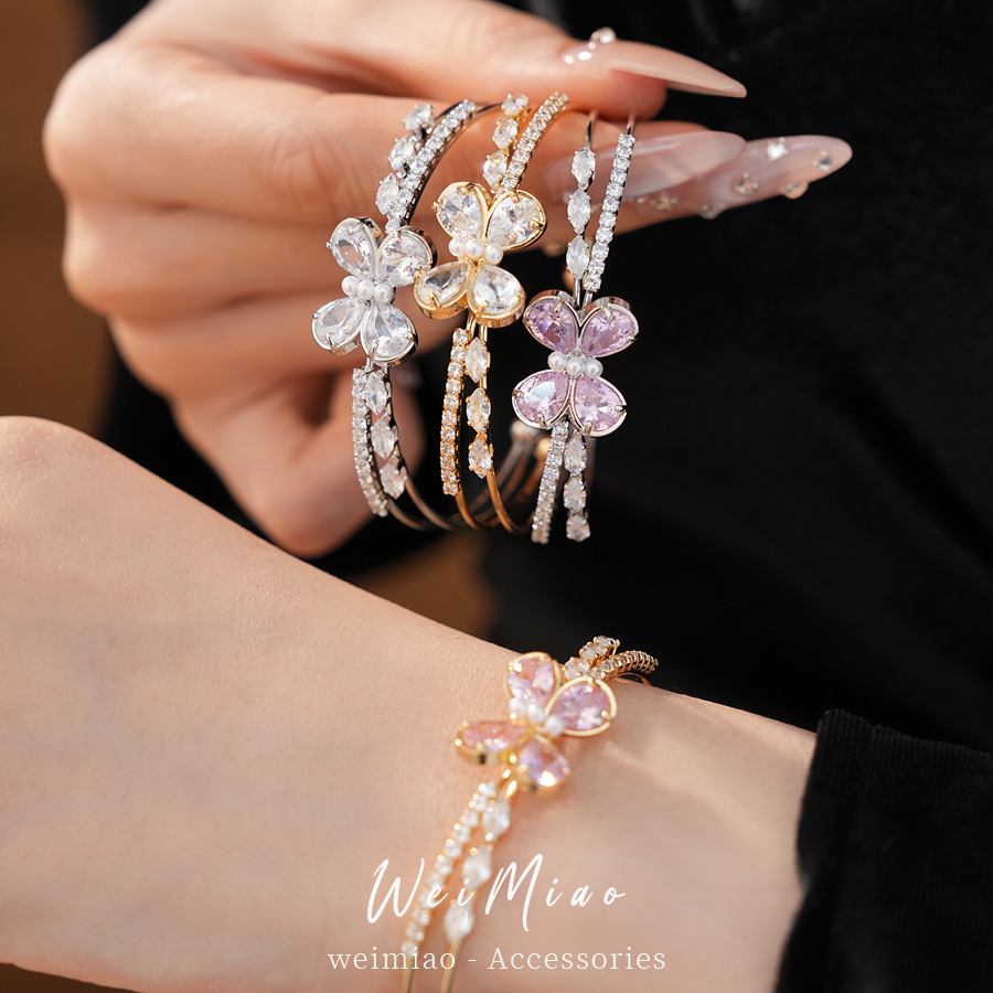 Zircon doble capa de mariposa hueco brazalete de apertura personalidad temperamento pulsera de moda lujo ligero nicho joyería al por mayor