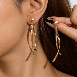 项链;耳环;戒指