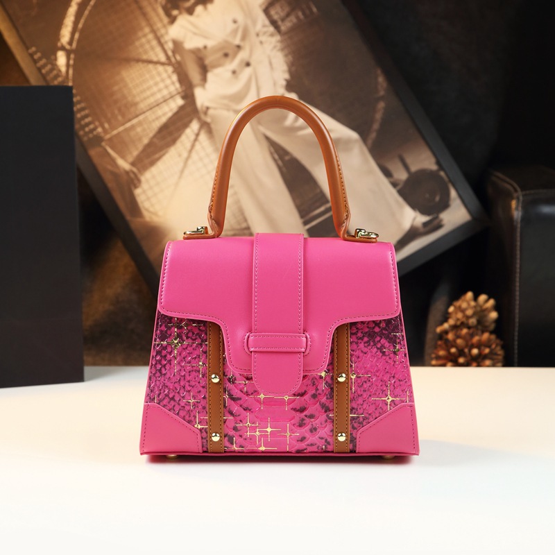 Printemps/Été 2024 Nouveau sac à bandoulière simple polyvalent haut de gamme en cuir véritable pour femmes, tendance et style occidental décontracté_voghion.com