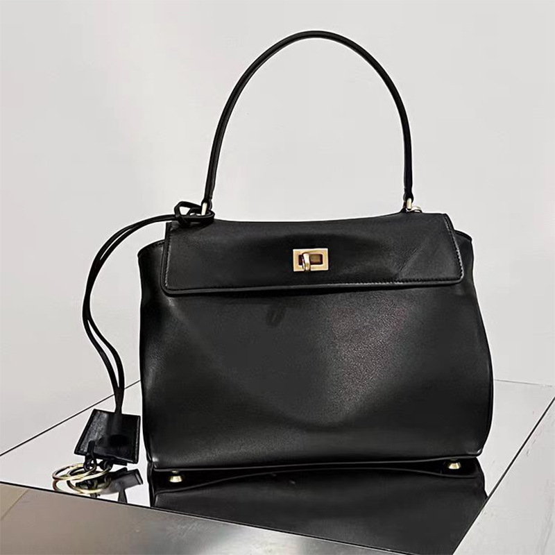 2024 nuevo bolso de cuero B de gran capacidad bolso tote de hombro único femenino bolso de cercanías bolso axila bolso rodeo