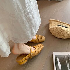 羊皮版! レトロな編みの頭の半分のスリッパの女性2025夏の四角い頭の1字は太いとミュラーの冷たいスリッパを持ちます。