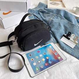 休闲小包包女侧背包腰包单间斜挎包尼龙户外运动零钱布包百搭手机