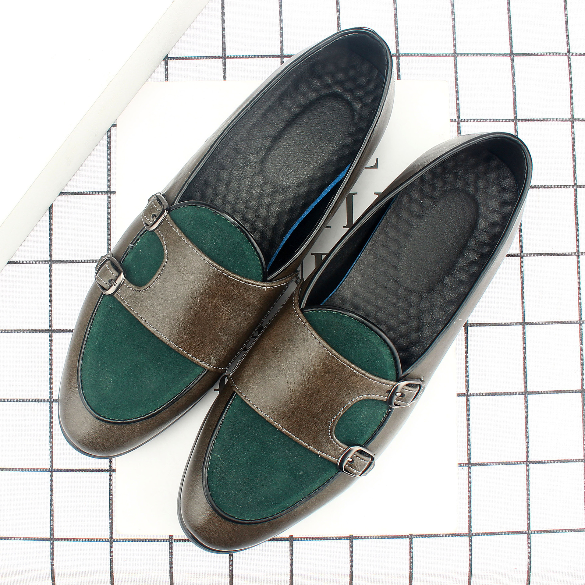 ��Ь2022�¿�ĺ���ʱ�г���Բͷ�Ͱ����е�Ь7689