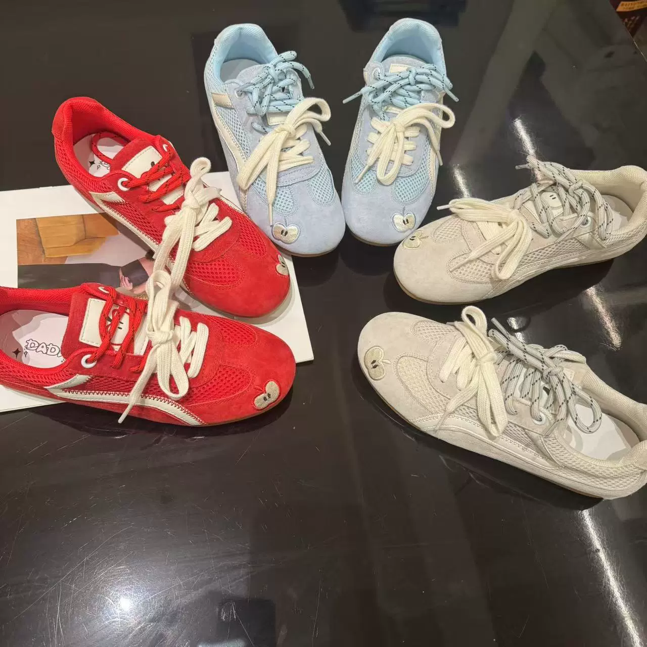 Ретро кожаные туфли Dexue 2025 женская весна-лето новая сетка дышащая повседневная обувь