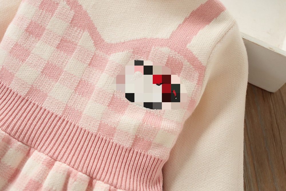 Ragazze Di Lana D 2023 Inverno Nuova Bambina Alla Moda Falso in Due Pezzi Del Fumetto Ricamato a Maniche Lunghe per Bambini_voghion.com