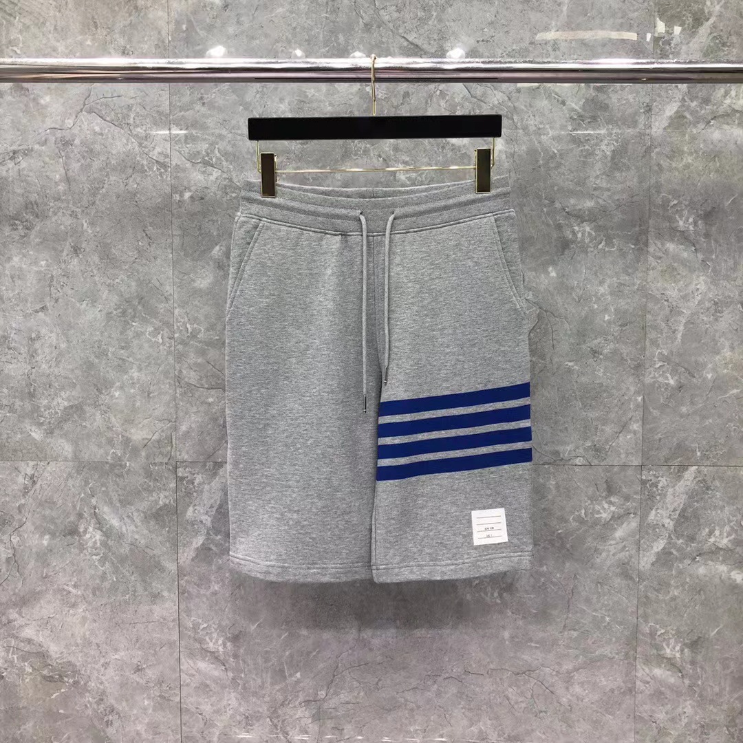 Summer classic shorts for men and women for leisure