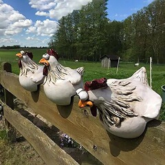 クロスボーダーの奇妙なフェンスの装飾鶏の悪辣な雄鶏の庭の装飾の置物の樹脂の工芸品の園芸の花園の装飾