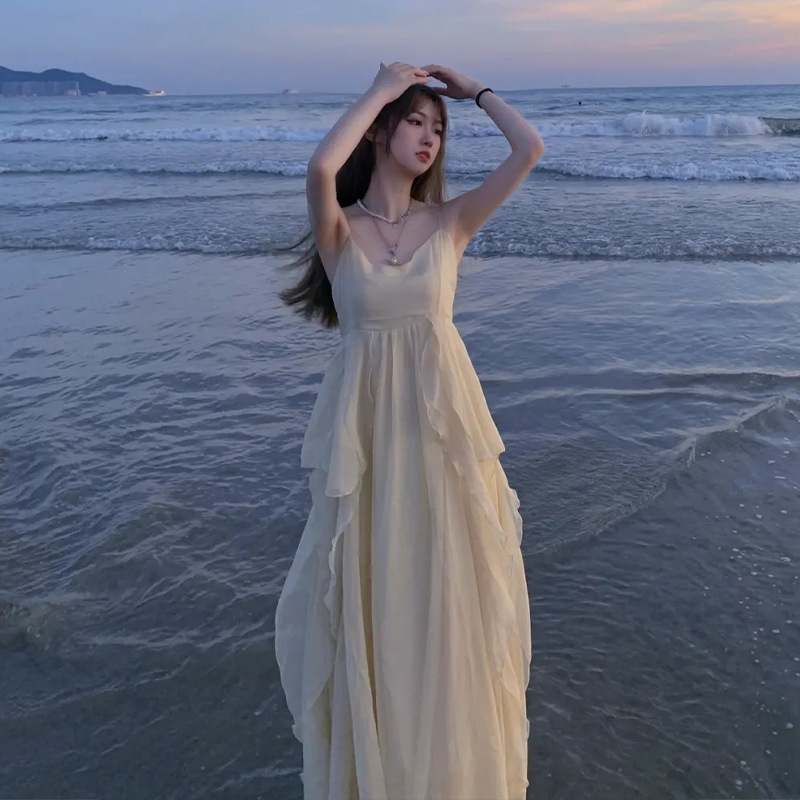 三亚旅游穿搭拍照法式沙滩裙女海边度假超仙气质长款吊带连衣裙夏|undefined