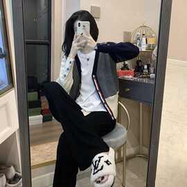 学院风开衫针织外套女2025春秋新款条纹撞色三条杠拼接宽松毛衣