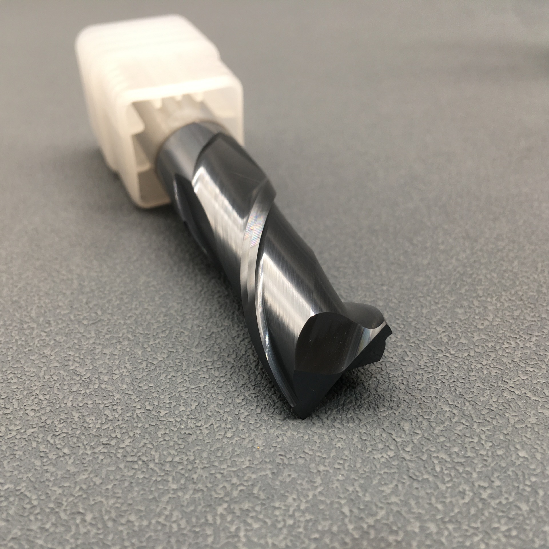 高性价比，硬质合金数控刀具2刃平头铣刀HRC58黑纳米涂层D4*50