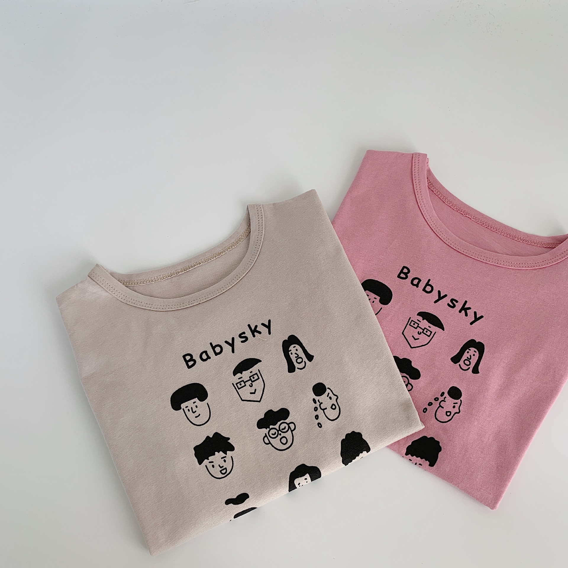 Camiseta de manga corta de verano para niños Maibao 2025 nuevo estilo coreano para niños y niñas suéter estampado de dibujos animados algodón a clase