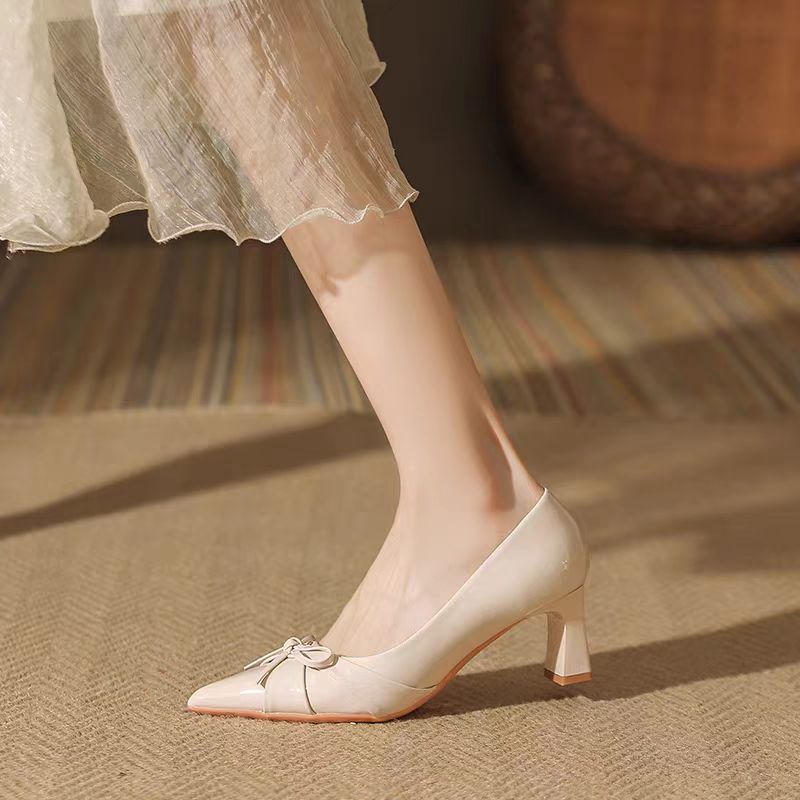 Elegant, Soft, and Gentle in Appearance, Versatile, 2026 Hot Style, Dry and Comfortable, Does Not Make Your Feet Stuffy, with a Delicate Texture That Makes Your Legs Look Longer