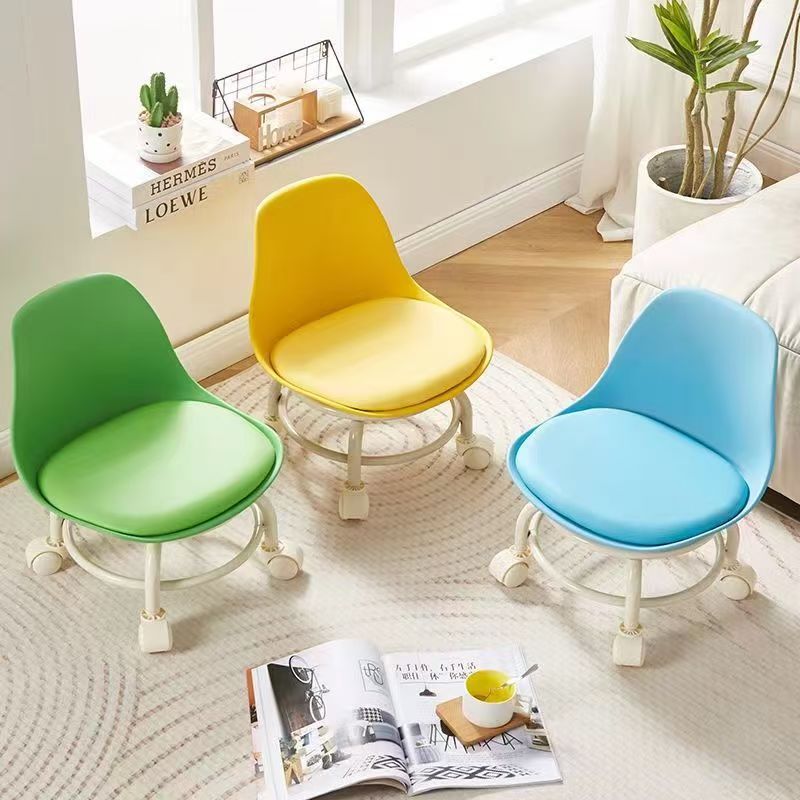 Taburete pequeño, polea, taburete bajo con rueda universal, taburete para niños pequeños, hogar, patinaje sobre ruedas perezoso, silla pequeña cosida, banco de celebridades de Internet