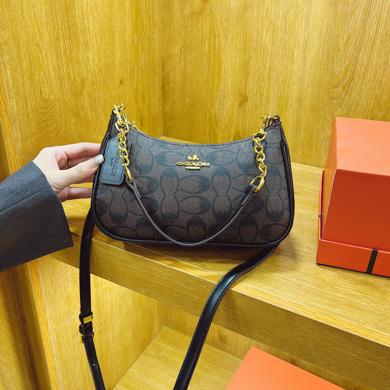 Cross-Border European and American Fashion Retro Chain Monogram Underarm Bag 2026 New Model High-Quality Versatile Women's Handbag
