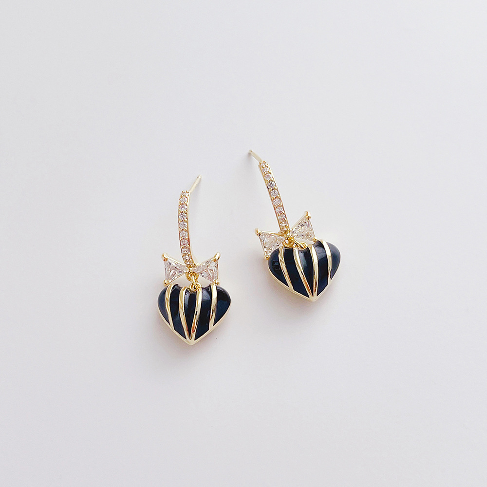 Simple Style Heart Shape Copper Inlay Artificial Gemstones Earrings 1 Pair