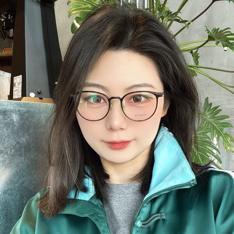 Korean Version Ultra-Light Anti-Blue Light Slimming Myopia Glasses Frame for Women, Square and Round, Simple Design with Professional High-Definition Titanium Frame 5005