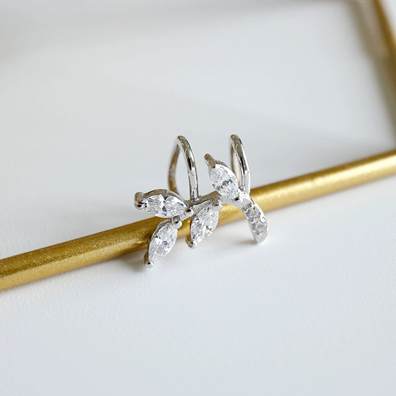 Ear clips, fashionable accessory, crooked earrings, Japanese and Korean, simple and elegant design, no pierced ears