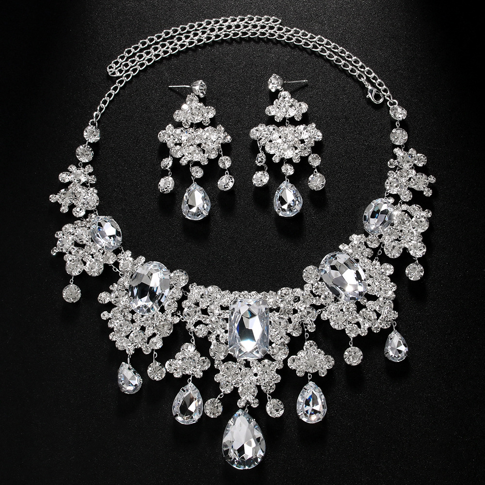 AliExpress Hot Gote Jewelry Set Exageración Aretes de diamante Accesorios Claviculares Set de Joyería Mujer