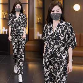 夏季新款洋气大码女装翻领两件套胖MM时尚宽松显瘦五分袖遮肚套装