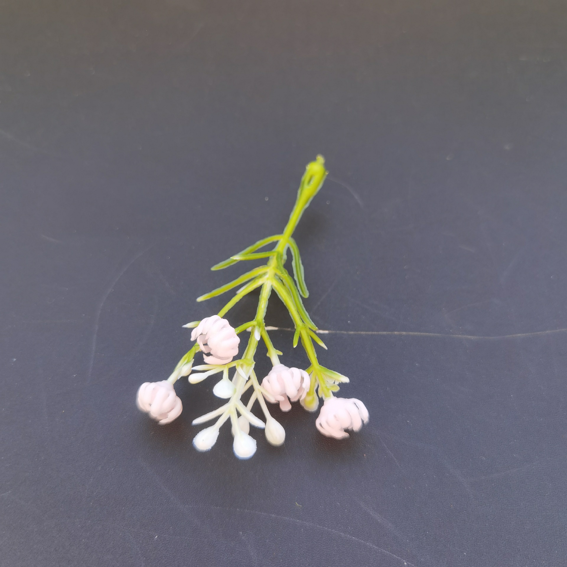 Imitación de hojas verdes hierba de agua hoja persa decoración de flores de boda pared flor de pecho accesorios de muñeca flores diy accesorios hechos a mano