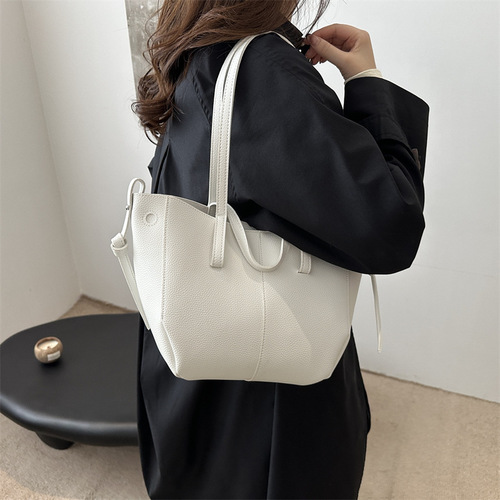 Autumn/Winter Retro Large Capacity Women's Casual Versatile Commute Shoulder Bag and Tote Bag